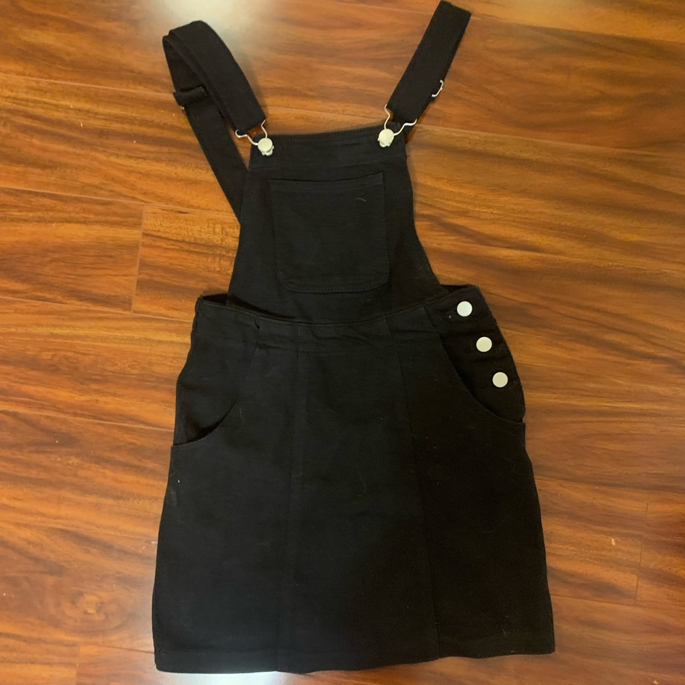 Overall black skirt dress